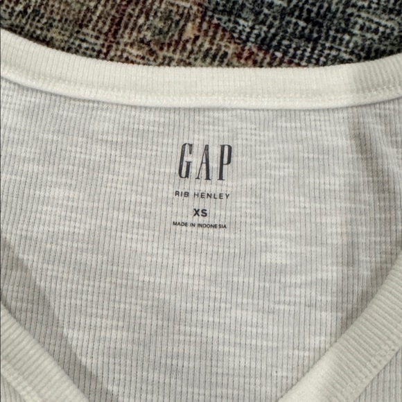 Gap Rib Henley - Picture 3 of 4